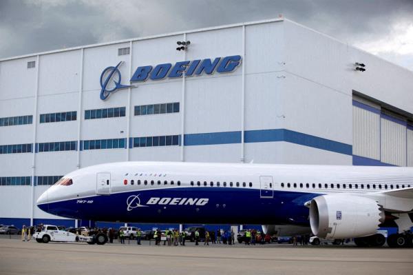  A Boeing 787-10 Dreamliner