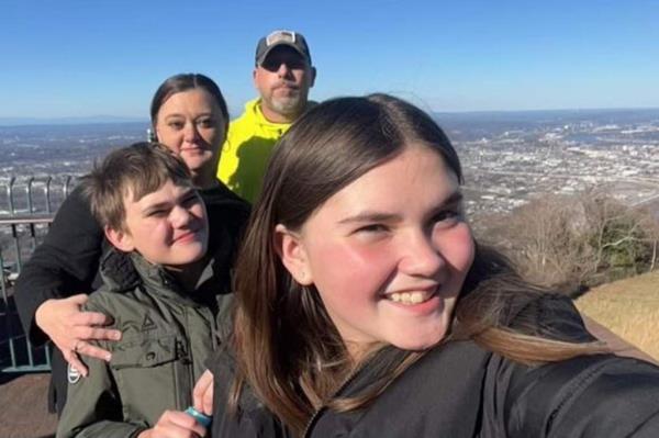 Katelynn Simond  and her family