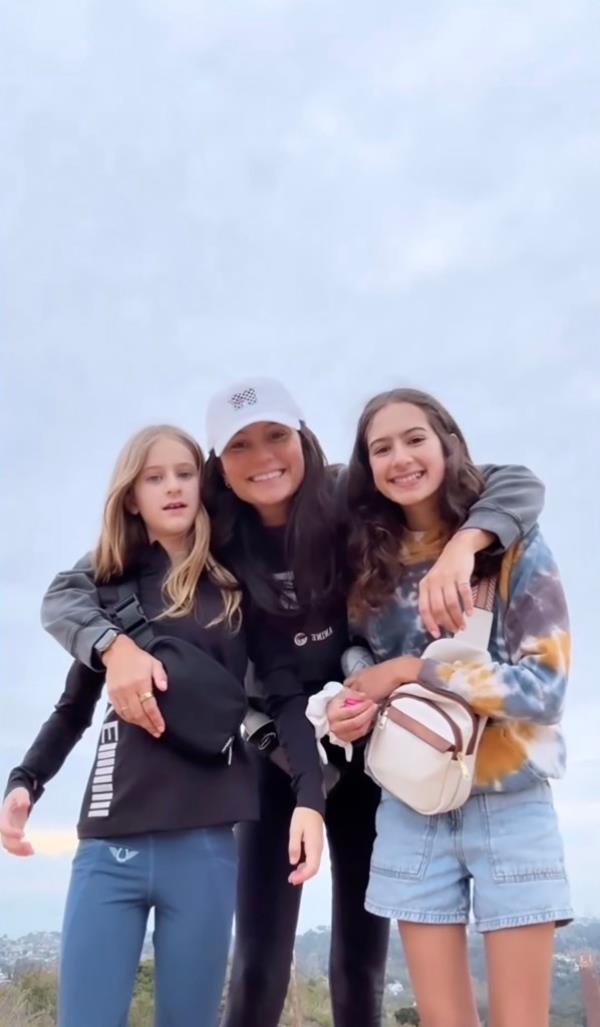 Emma Heming Willis enjoying a beach day with her two daughters.