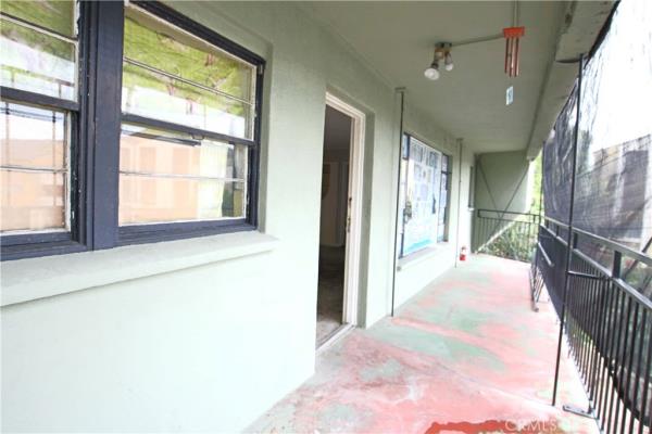 los angeles bridge apartment