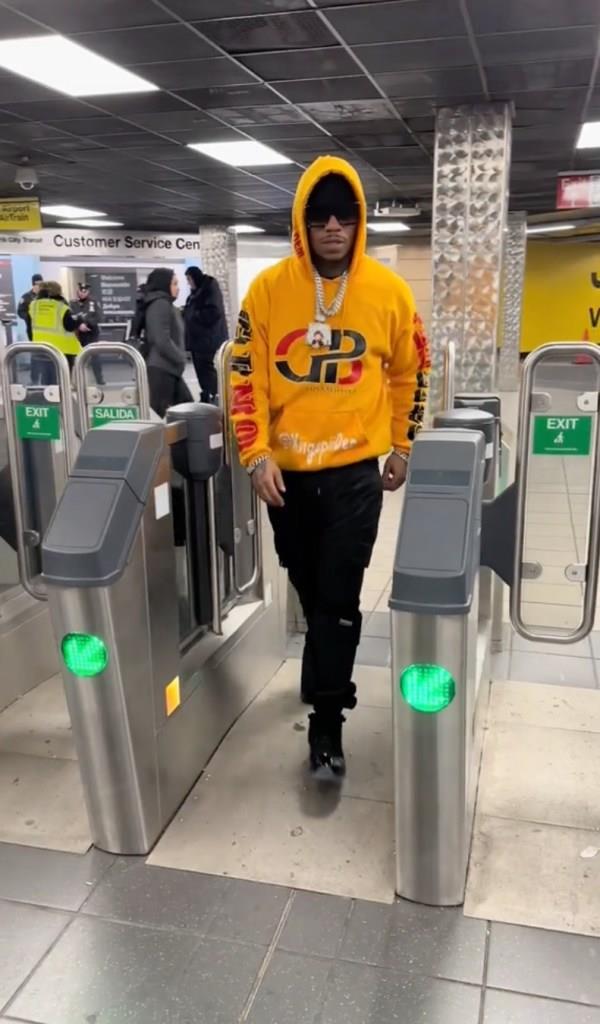 A screengrab from kiingspiidertv's TikTok page.