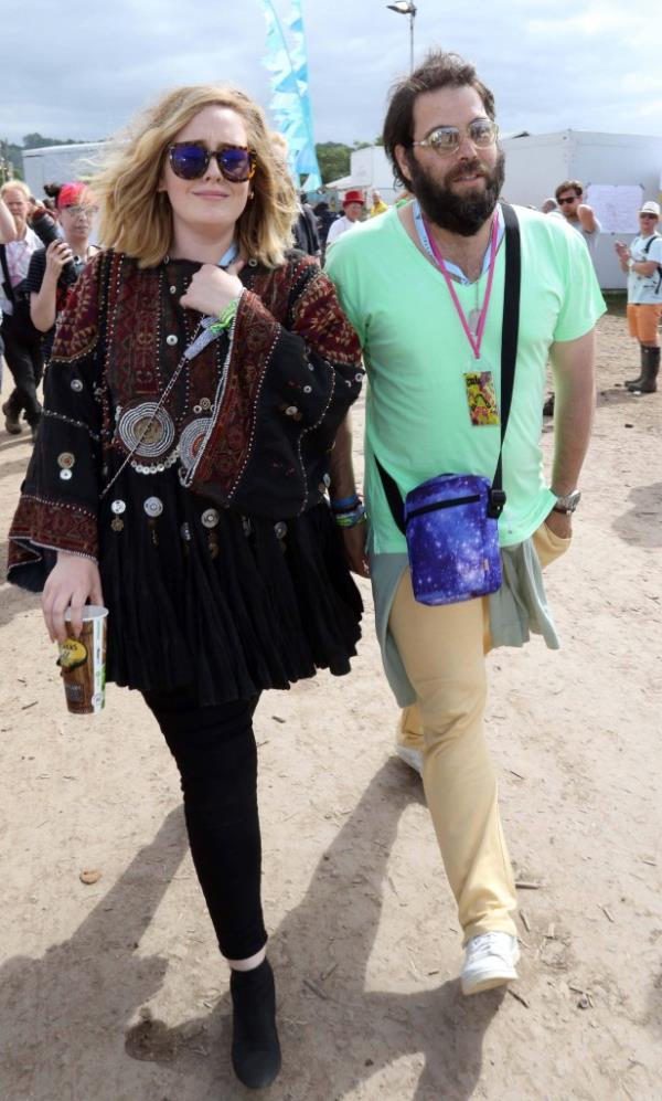 Adele and husband Simon Ko<em></em>necki at Glasto<em></em>nbury Music Festival on June 27, 2015. 