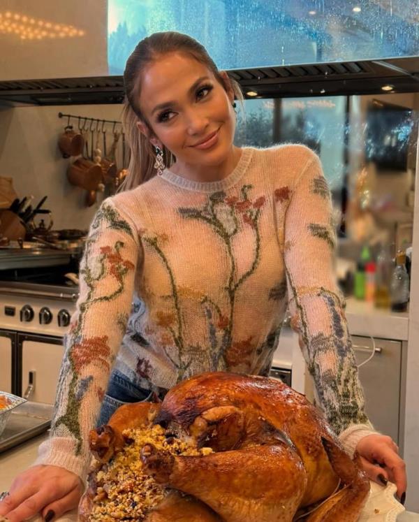She posted a smiling shot on Thursday, marking her Thanksgiving as a single woman.