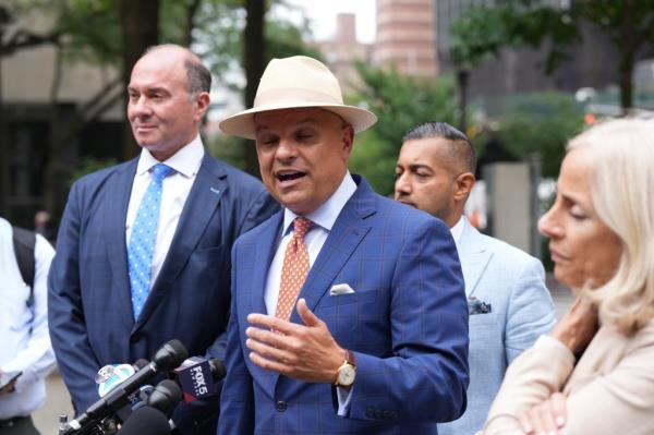 Weinstein's attorney Arthur Aidala speaking to the media outside of Manhattan Criminal Court.