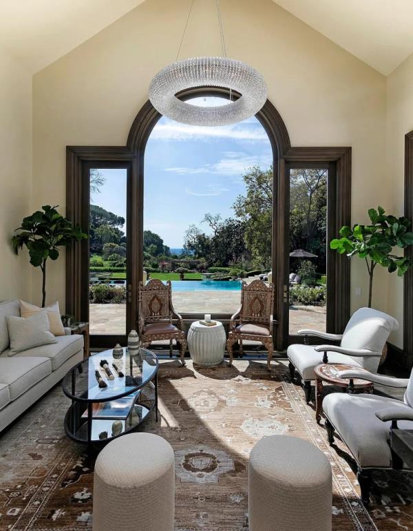 Katy Perry and Orlando Bloom have been accused of buying a $14.2 million Mo<em></em>ntecito home without proper consent. 