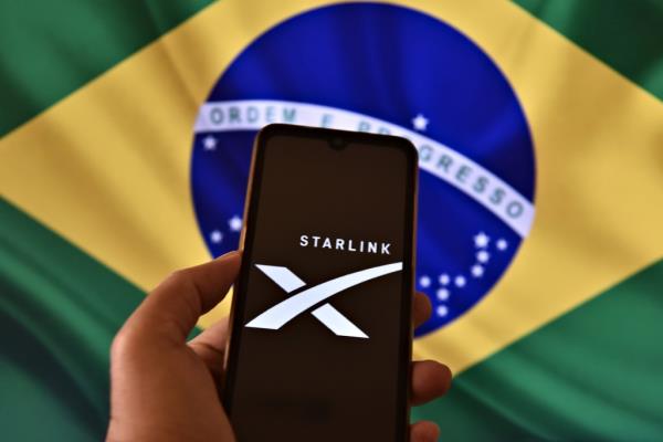 Starl<em></em>ink logo, Brazil flag