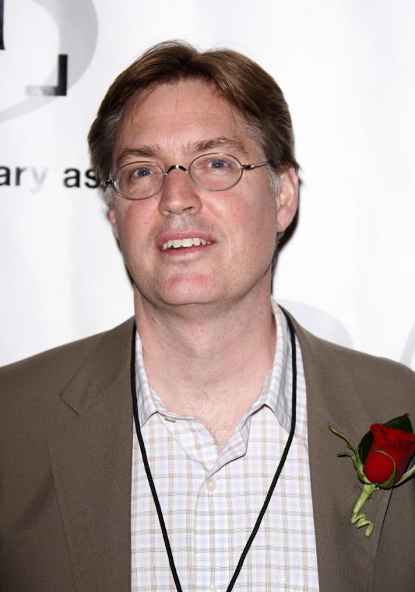 Mark Zwonitzer, man wearing glasses and a suit, arrives at the 2007 Internatio<em></em>nal docu<em></em>mentary Association Achievement Awards in Hollywood.