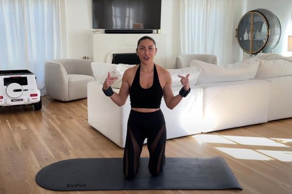 Kourtney Kardashian's 'perky titty' workout claims to lift your boobs - Gravity and time are the great titty equalizers. But there are some things we can do to help keep the girls looking lifted and lively, which brings us to this workout from Shannon Nadj, founder of the LA-ba<em></em>sed studio Hot Pilates. - https://www.youtube.com/watch?v=zIu28h9A-lg&ab_channel=POOSH