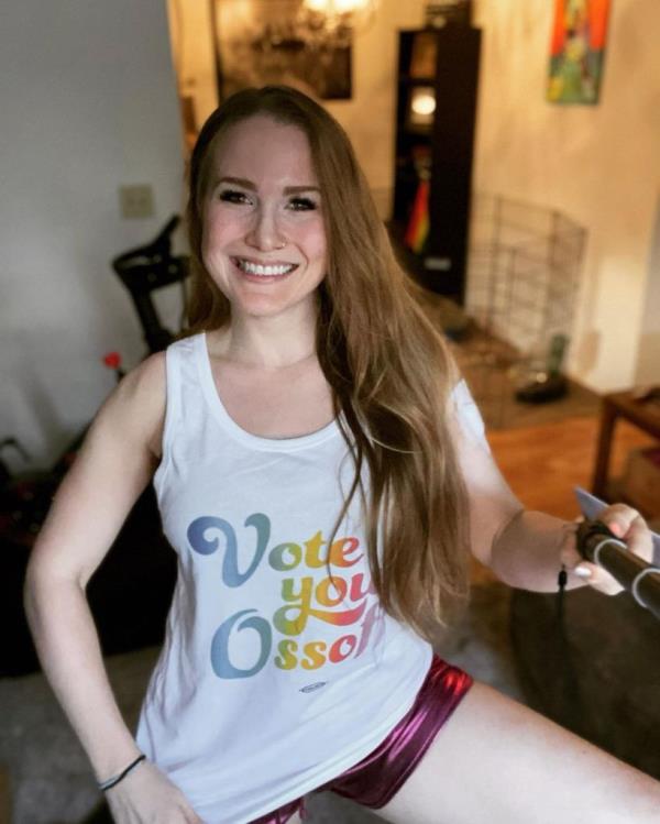 Caroline Rose Giuliani, daughter of Rudy Giuliani, smiling at the camera