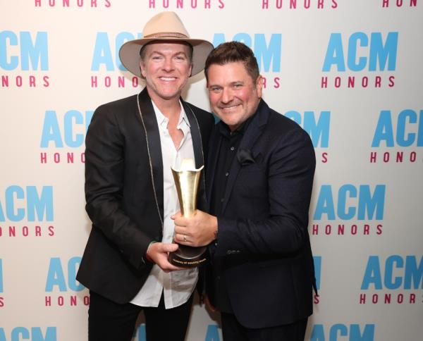 Joe Don Roo<em></em>ney and Jay DeMarcus of Rascal Flatts