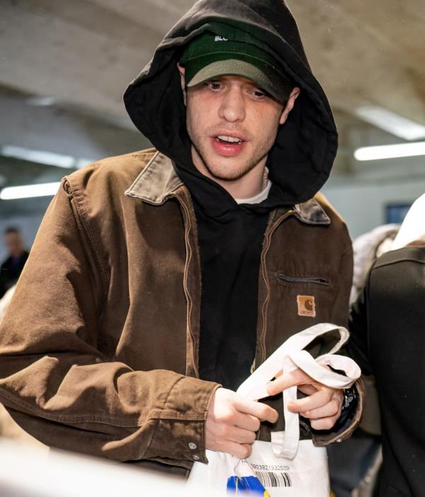 Pete Davidson is seen arriving to his comedy show on January 28, 2024 in Philadelphia, Pennsylvania. 