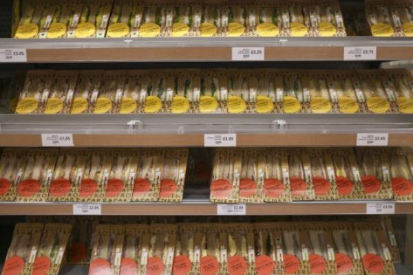 Soaring Sandwich Costs Hit U.K. Commuters Returning to Offices