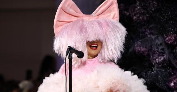NEW YORK, NEW YORK - SEPTEMBER 08: Sia performs on the runway during the Christian Siriano SS24 Runway Show at The Pierre Hotel on September 08, 2023 in New York City. (Photo by Jamie McCarthy/Getty Images for Christian Siriano