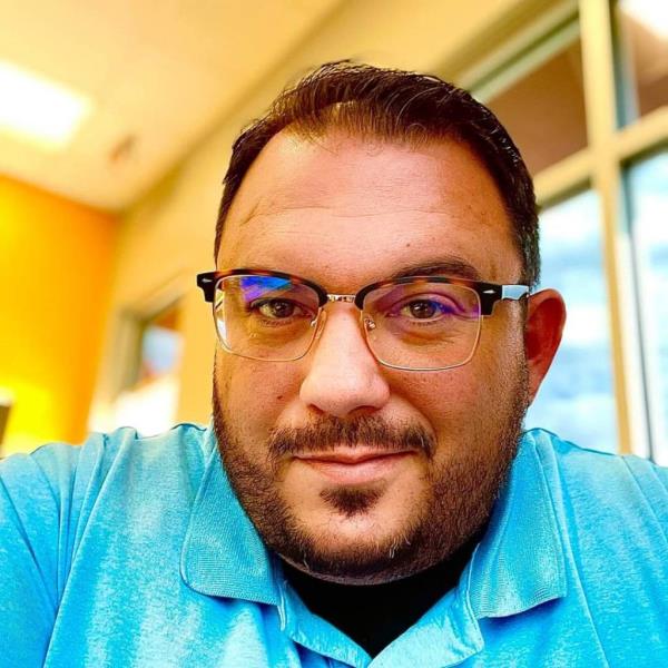 David Harrington, 37, also gathered at his friend’s house to watch the football game.</p>

<p>　　