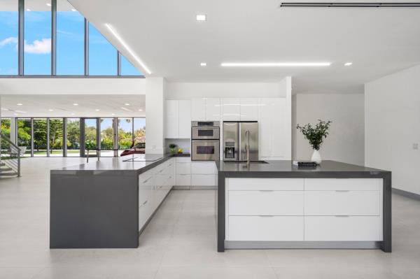 The chef's kitchen has a minimalist vibe