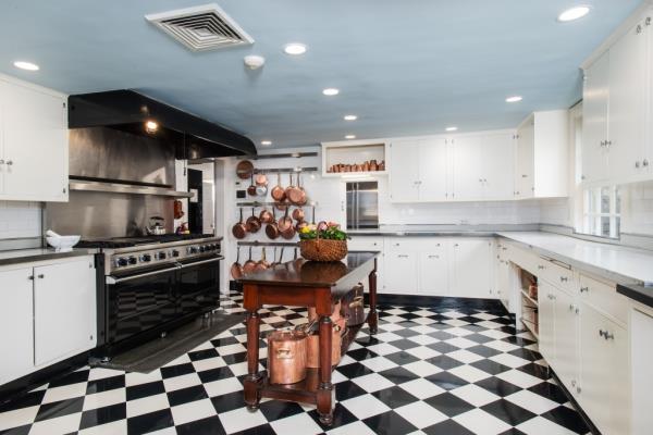 susie hilfiger ct compound