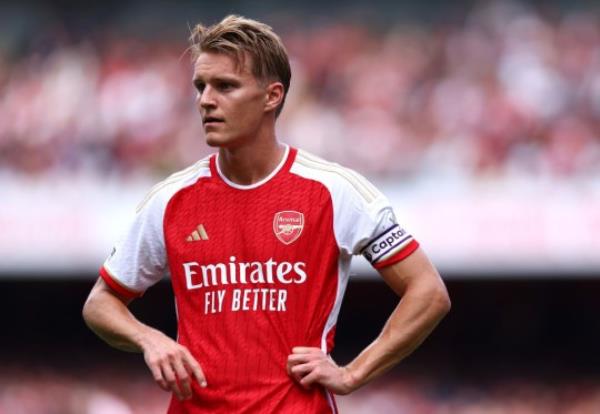 Arsenal FC v Fulham FC - Premier League