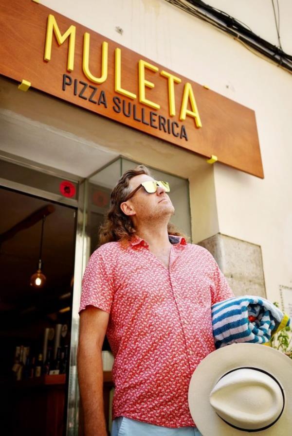 BNPS.co.uk (01202) 558833. Pic: AlastairBush/BNPS A British GP is to compete in the World Mullet Growing Champio<em></em>nships in Australia - and has vowed to beat them at their own game. The aptly-named Dr Alastair Bush, from Bovington, Dorset, won his internatio<em></em>nal heat at Mulletfest in New South Wales in February. Now he has his eyes on the grand prize when he returns down under for the finals next month. Should he win Alastair said he plans to cut his mullet off, burn it and put it in an urn, just like the Ashes in cricket.