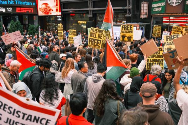 The demo<em></em>nstration took place Sunday afternoon. 