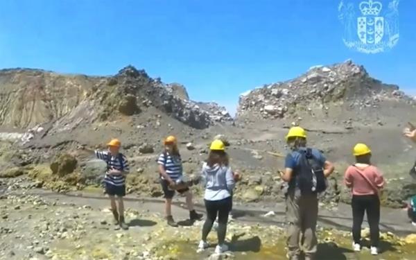 The eruption killed 22 people.</p>

<p>　　