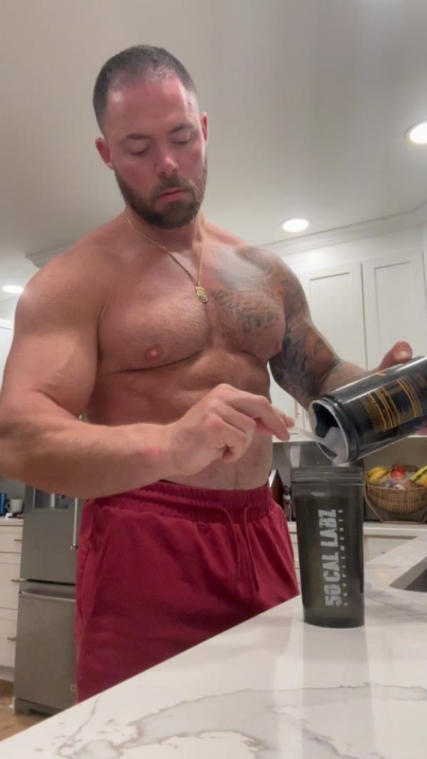 FOR SUNDAY NEWS - Detective Edward W. Barrett, who works in the NYPDas Warrant Section, advertises his workouts and the supplements he takes, with names like aBallistics Fat Burner,a aShots Fired,a and aStrapped,a on social media. But he and other buff NYPD cops are facing new rules when it comes to taking nutritio<em></em>nal supplements to bulk up, according to a memo sent to cops last week.