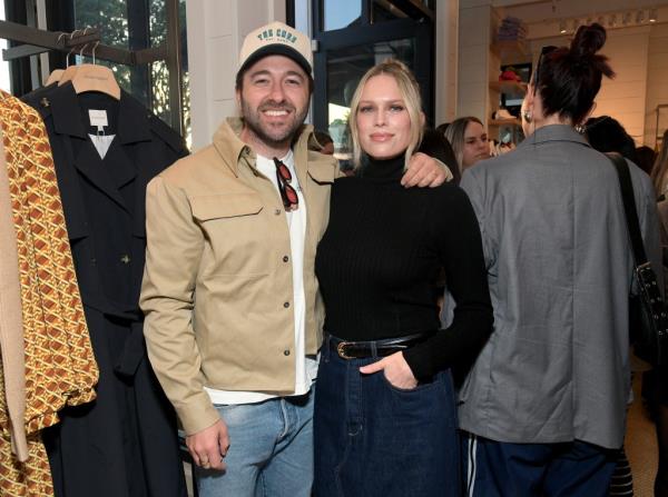 Erin Foster and her husband, Simon Tikhman, whom she ba<em></em>sed 