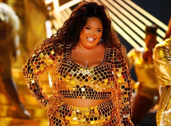 Lizzo performs o<em></em>nstage during the 2022 BET Awards.