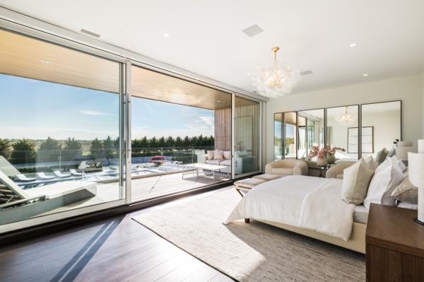 Prime pool views from the bedroom. 