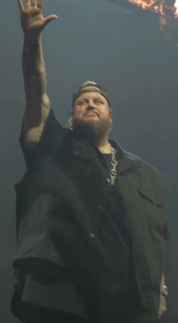 Halfway through his tour, country music star, Jelly Roll, revealed that he lost 100 pounds. 