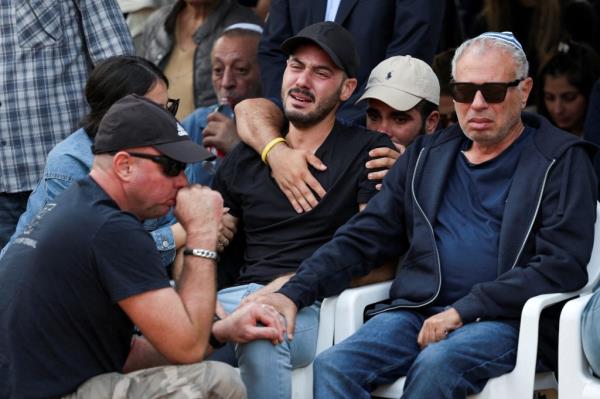 Ido Shamriz attended the funeral of his brother, Alon Shamriz, on Sunday after he was mistakenly killed by the IDF along with two other hostages.